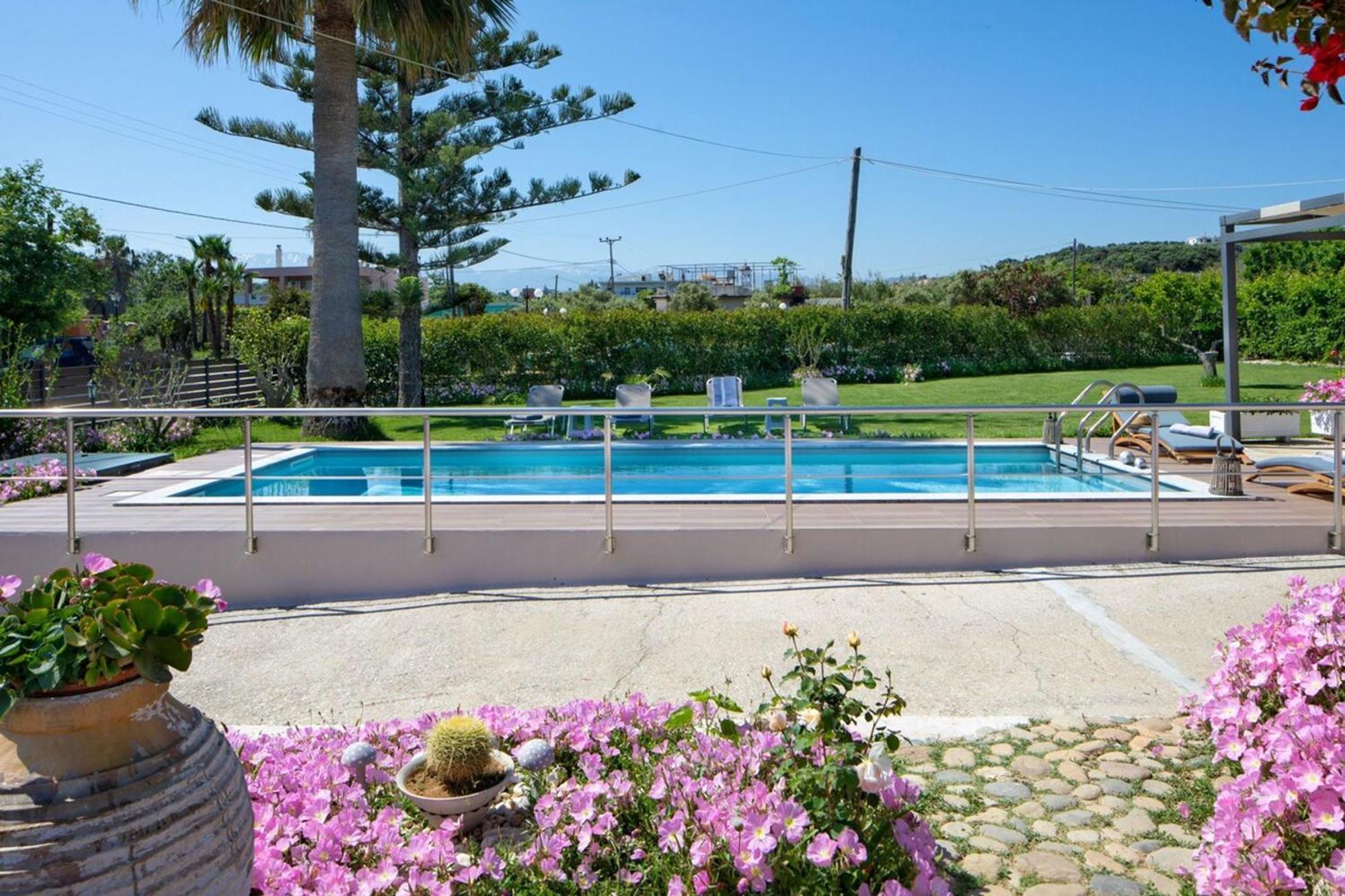 Santy Villa - Gerani Gerani  Buitenkant foto
