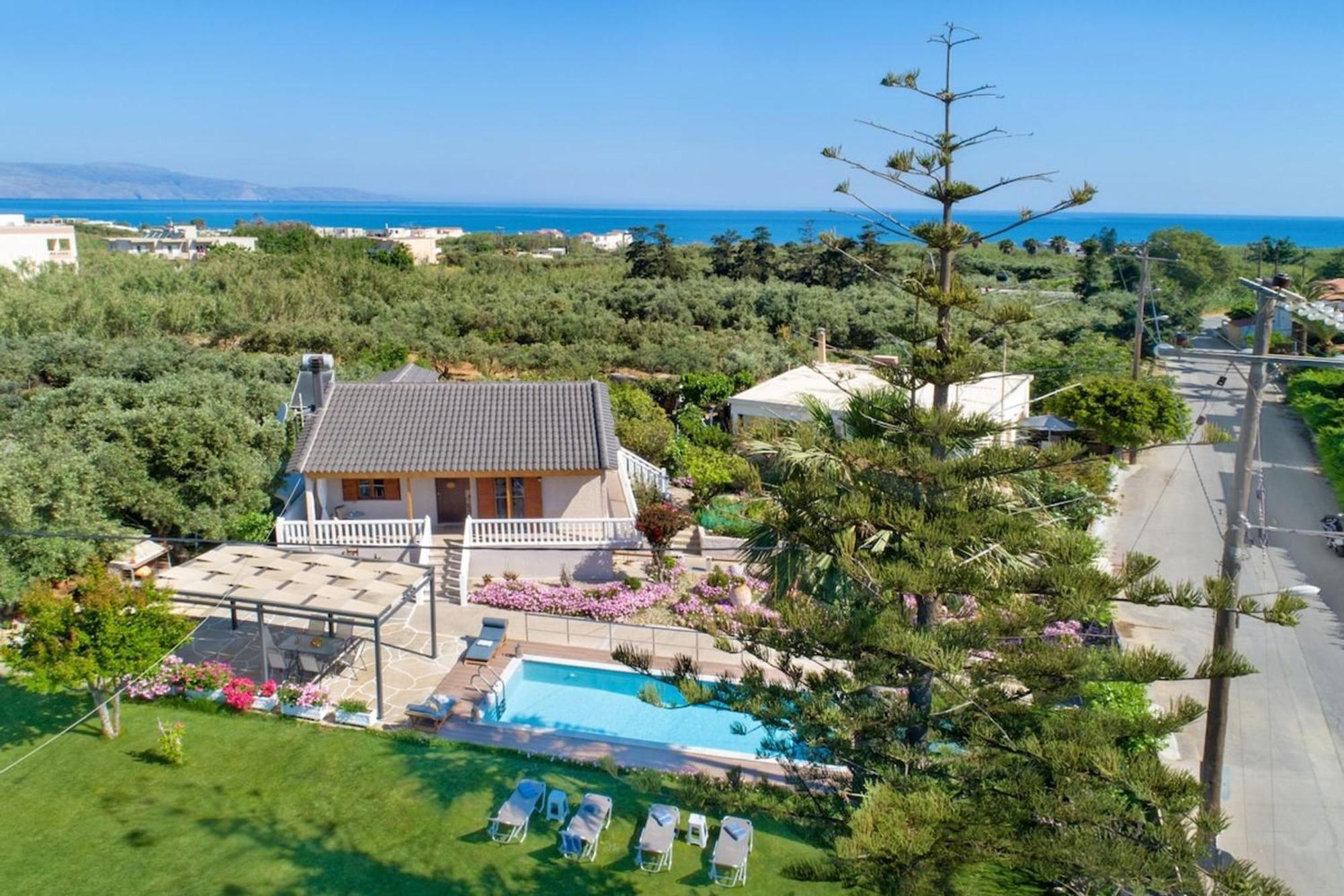 Santy Villa - Gerani Gerani  Buitenkant foto